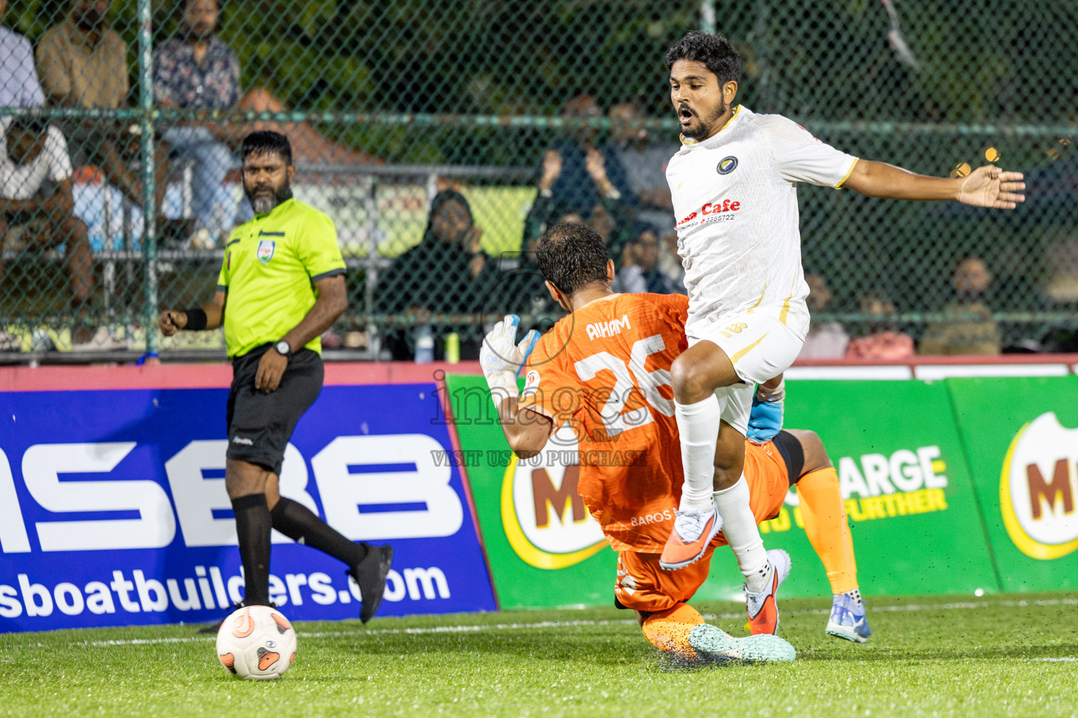 DSC vs Baros Maldives in Day 7 of Club Maldives Cup 2025 was held in Rehendhi Futsal Ground, Hulhumale', Maldives on Tuesday, 7 October 2025. 
Photos: Hassan Simah / images.mv