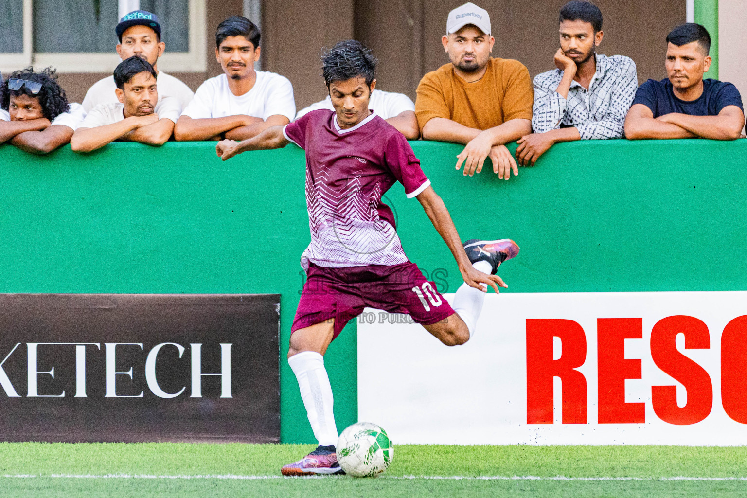 Sun Siyam Olhuveli vs Velassaru in Resort League 2025 (South Male Zone) day 11 was held on Thursday, 9th October 2025 in Crossroads's Maldives, Photos: Areef Adam / images.mv