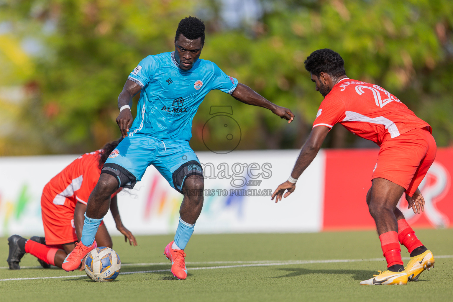 Semi Finals Match 01 Irumathi FC VS CC Sports Club in Day 7 of Eydhafushi Cup 2025 held in Eydhafushi Football Stadium at B. Eydhafushi, Maldives on Friday, 12th September 2025. Photos: Arif Rasheed / images.mv