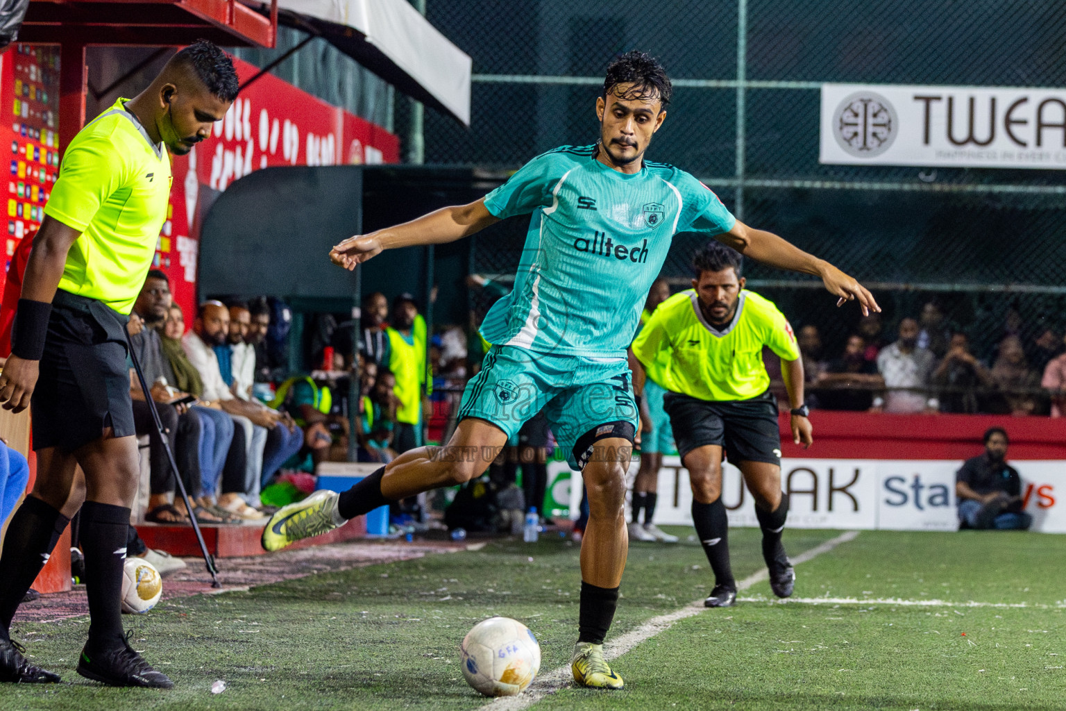 S Feydhoo vs S Hithadhoo in Seenu Atoll Final in Day 24 of Golden Futsal Challenge 2025 was held on Tuesday , 28th January 2025, in Hulhumale', Maldives. Photos: Nausham Waheed / images.mv