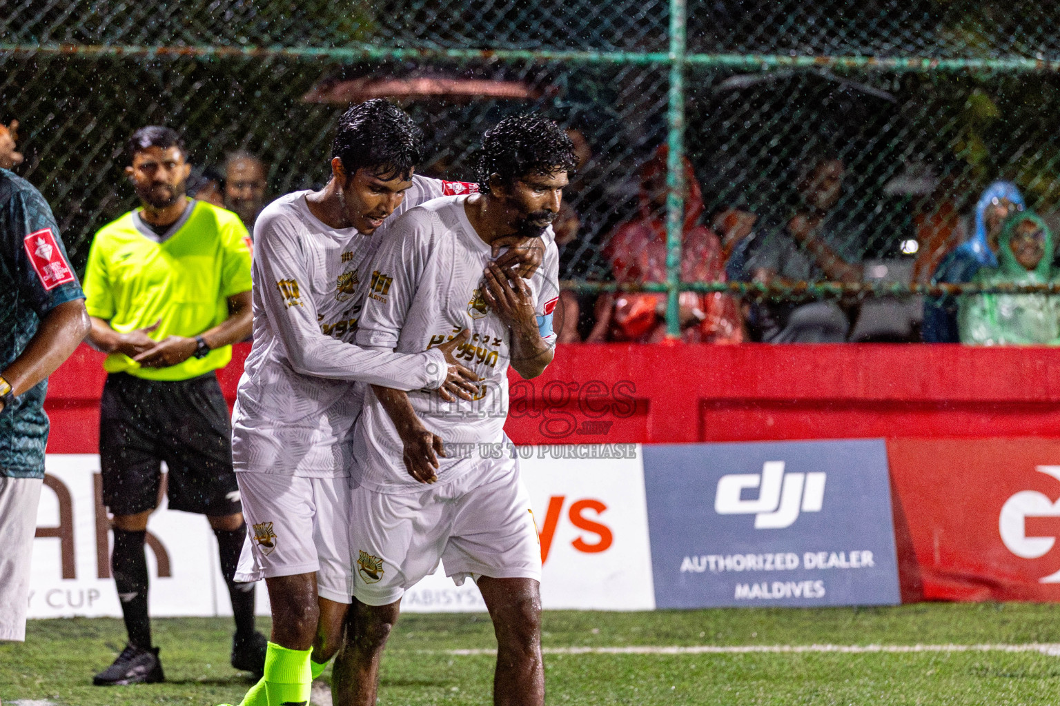 Lh. Hinnavaru VS Lh. Olhuvelifushi on Day 22 of Golden Futsal Challenge 2025 was held on Sunday, 26 January 2025, in Hulhumale', Maldives. 
Photos: Hassan Simah / images.mv