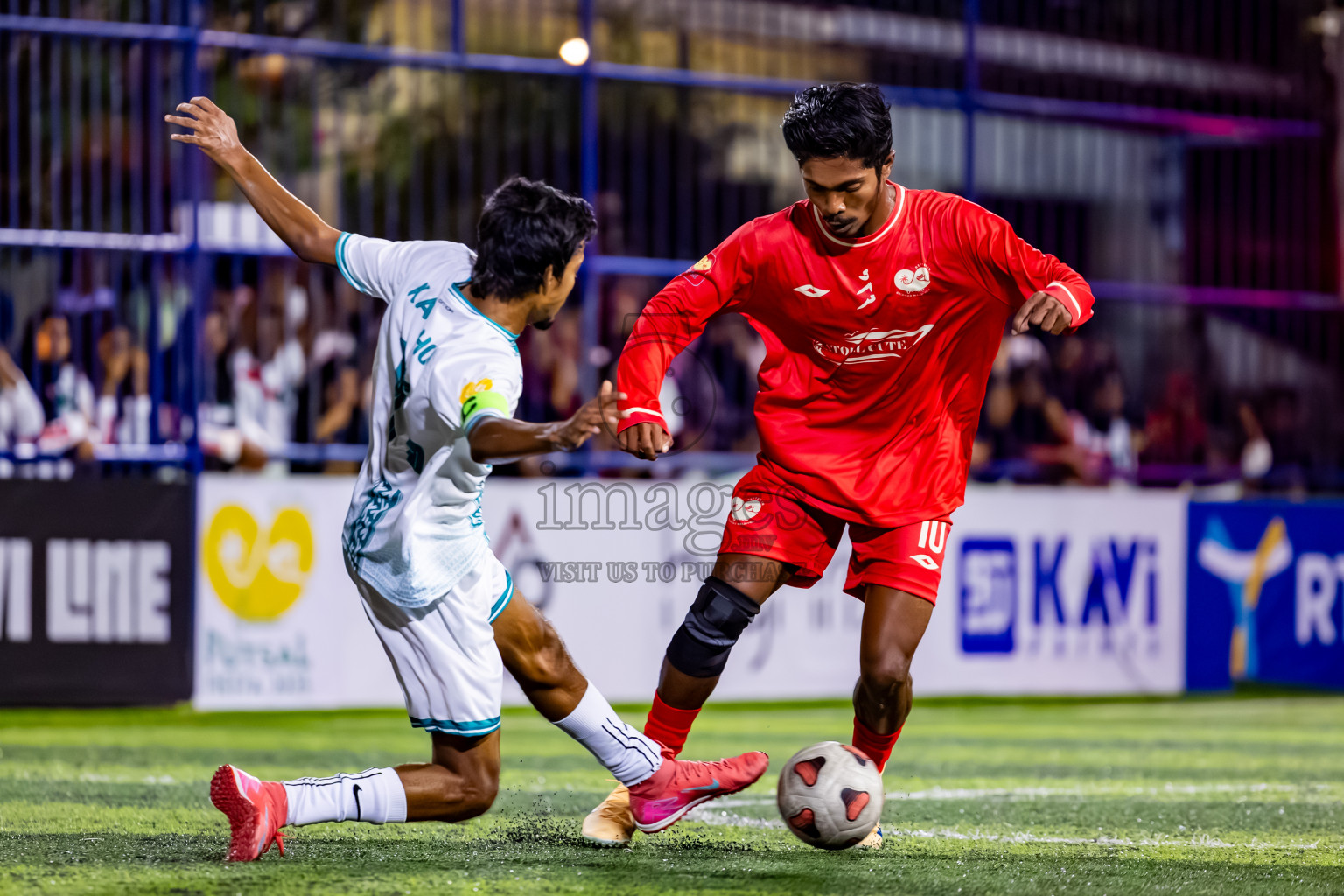 Kamadhoo vs Goidhoo in Day 3 of Better in Baa Futsal Fiesta 2025 Men's division held in B. Eydhafushi, Maldives on Friday, 7th November 2025. Photos: Nausham Waheed / images.mv