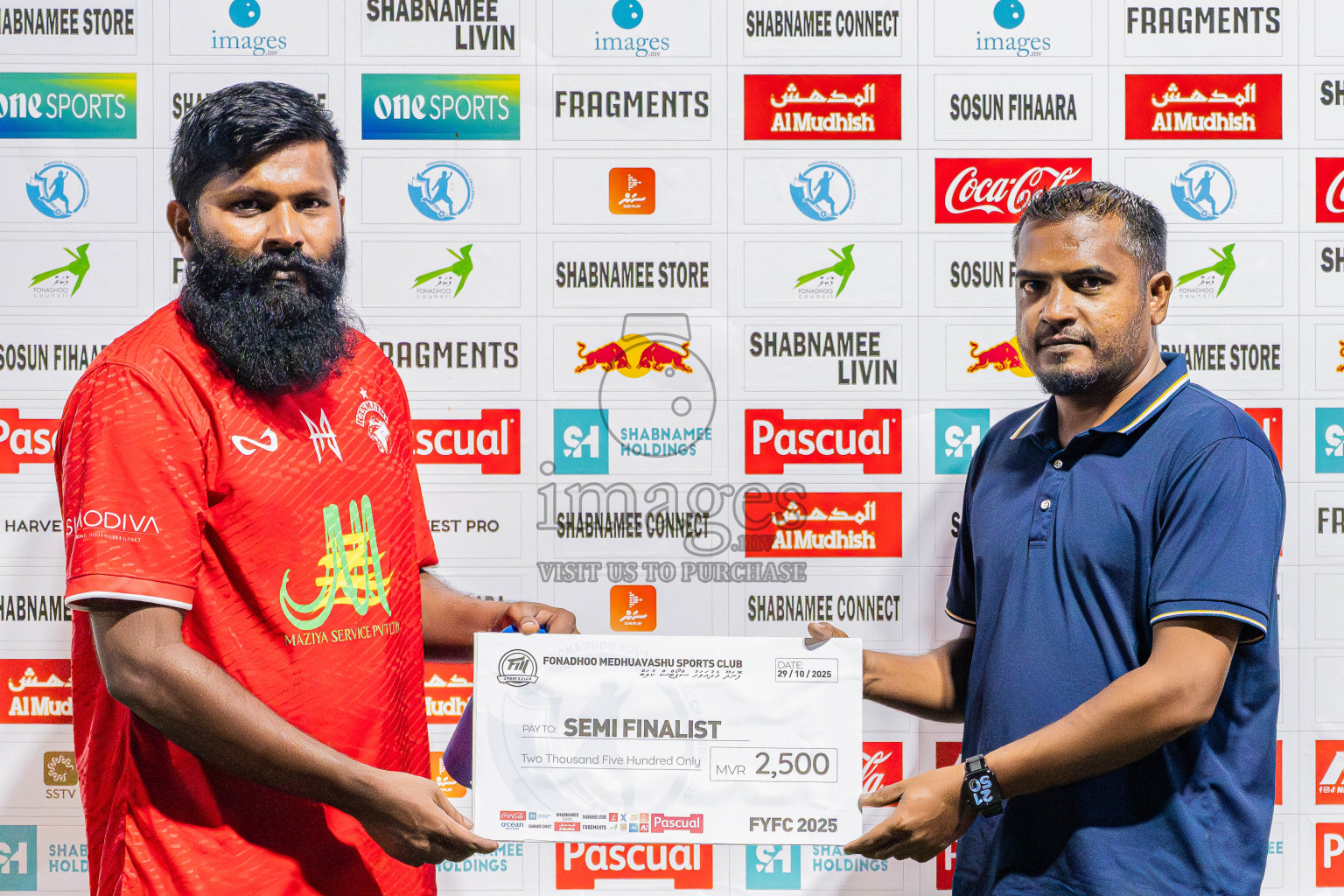 Kanmathi FC VS Maahinne United in Day 4 - Fonadhoo Youth Futsal Challenge 2025 held in Fonadhoo Futsal Stadium, L. Fonadhoo, Maldives on Wednesday, 29th October 2025 Photos: Arif Rasheed / images.mv