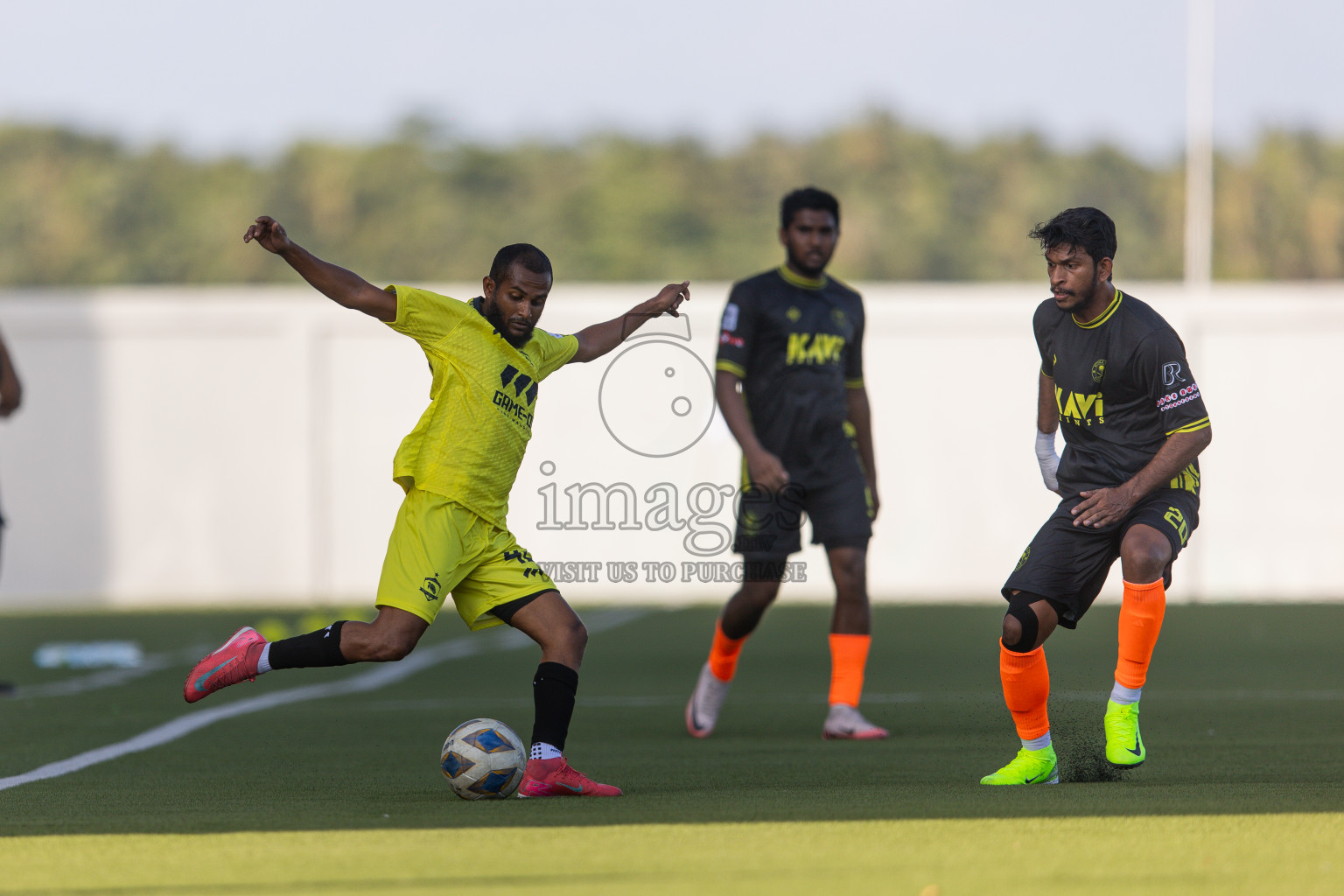 Velaa Sports Club vs Team Middle East in Day 3 of Eydhafushi Cup 2025 held in Eydhafushi Football Stadium at B. Eydhafushi, Maldives on Sunday, 7th September 2025. Photos: Arif Rasheed / images.mv