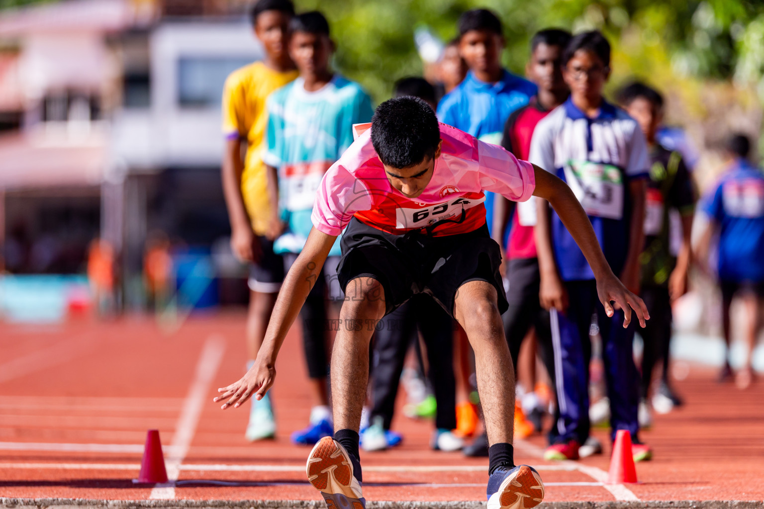 Day 1 of Inter-school Athletics Championship 2025 held in Ekuveni Synthetic Track, Male', Maldives on Monday, 06th October 2025. Photos by: Nausham Waheed / Images.mv
