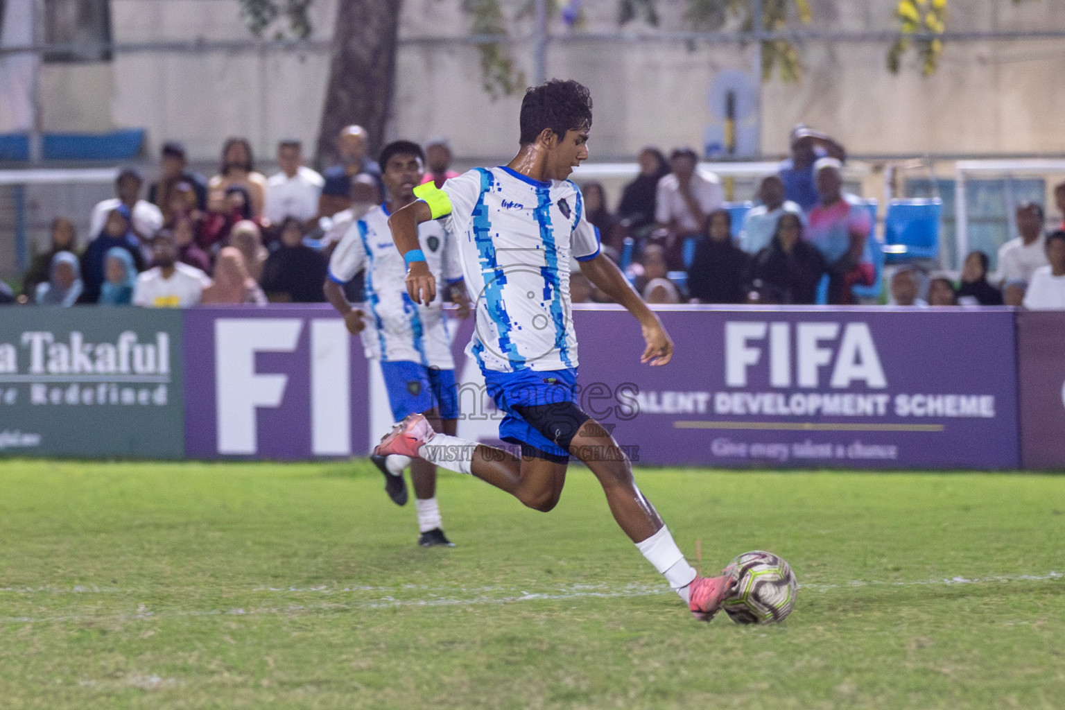 Super United Sports vs Huriyya (U16) in Day 8 of Dhivehi Youth League 2024 held at Henveiru Stadium on Monday, 2nd December 2024. Photos: Mohamed Mahfooz Moosa / Images.mv