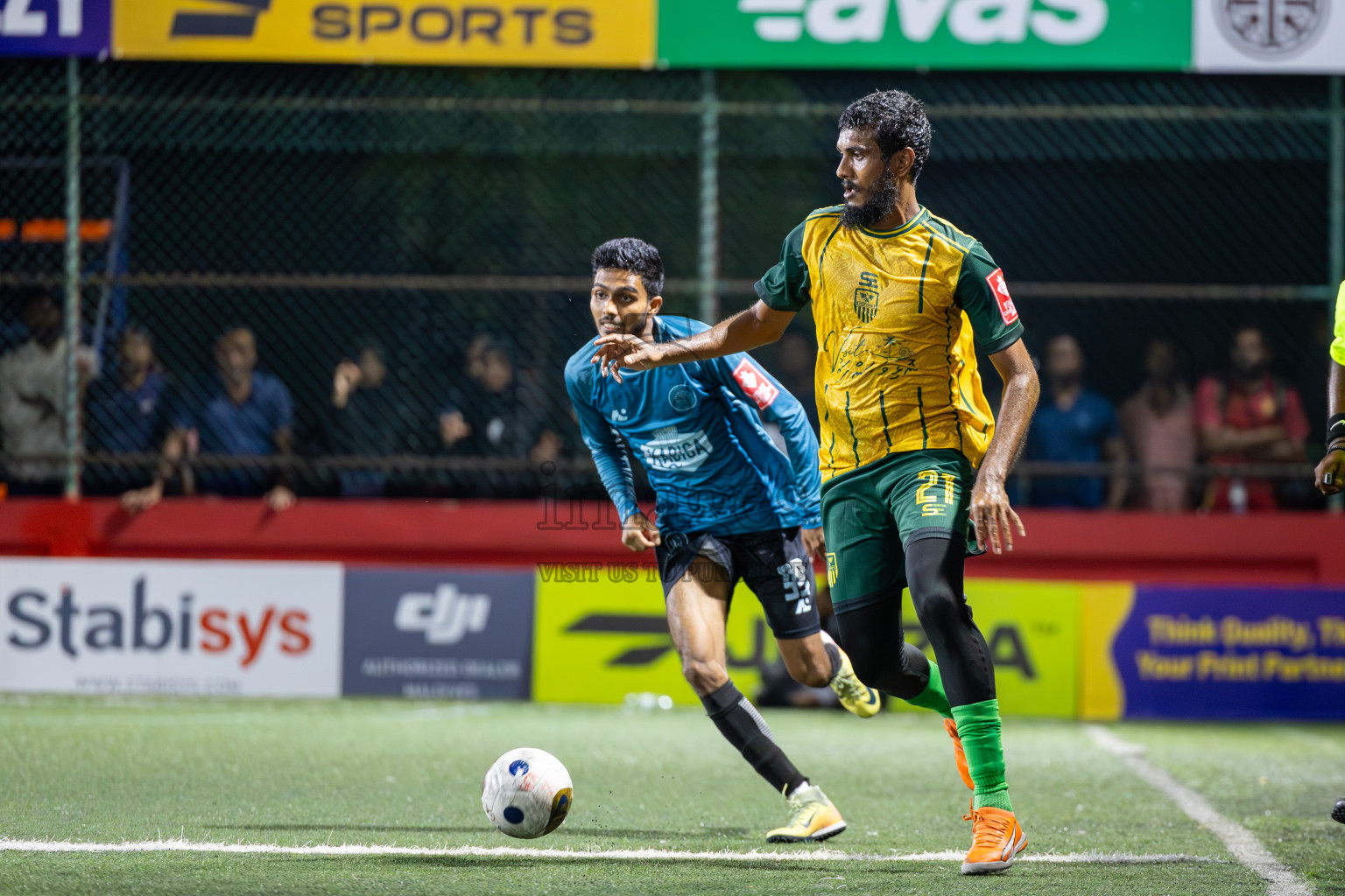 HDh Finey vs HDh Nolhivaranfaru in Day 5 of Golden Futsal Challenge 2025 on Thursday, 9th January 2025, in Hulhumale', Maldives
Photos: Ismail Thoriq / images.mv
