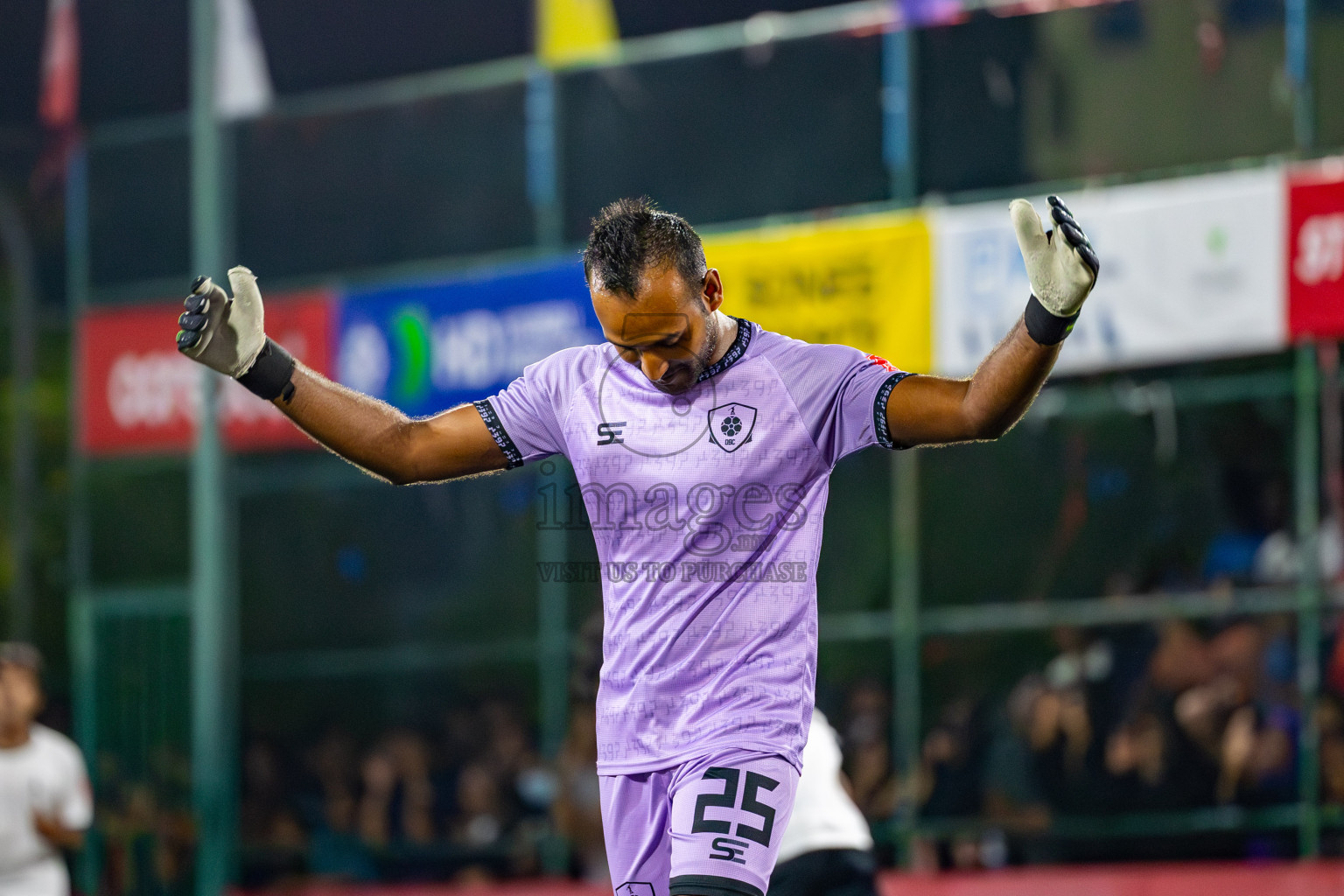 R Dhuvaafaru vs R Alifushi on Day 37 of Golden Futsal Challenge 2024 was held on Thursday, 22nd February 2024, in Hulhumale', Maldives
Photos: Mohamed Mahfooz Moosa/ images.mv