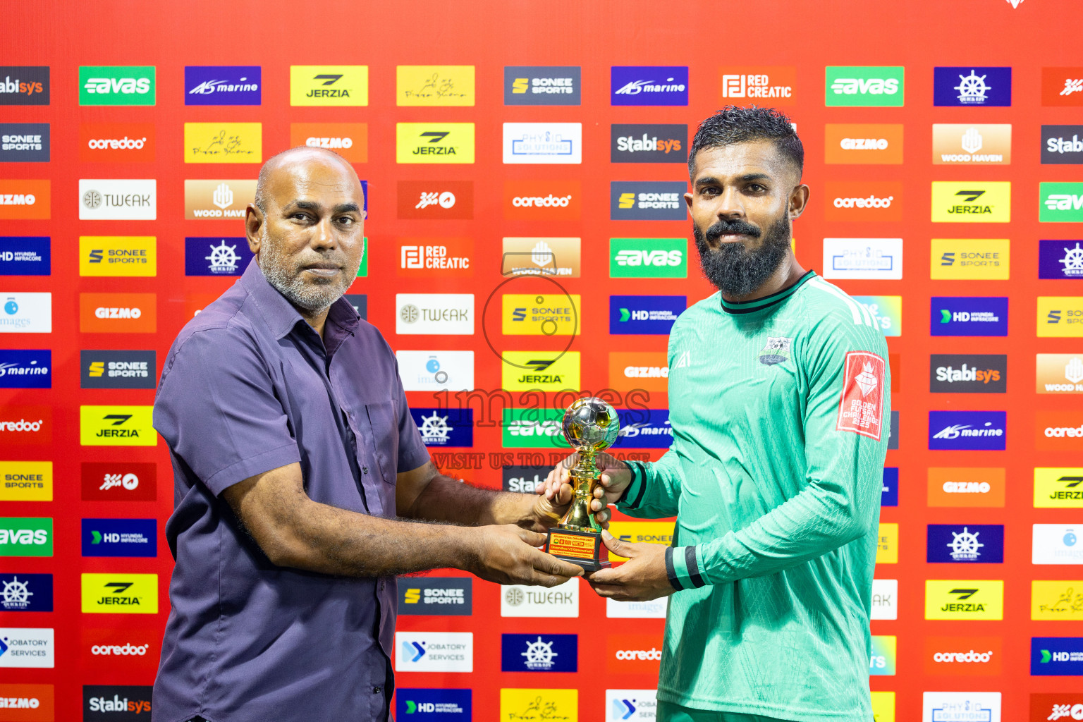GA Dhaandhoo vs GA Gemanafushi in Day 14 of Golden Futsal Challenge 2025 was held on Saturday, 18th January 2025, in Hulhumale', Maldives. Photos: Ismail Thoriq / images.mv