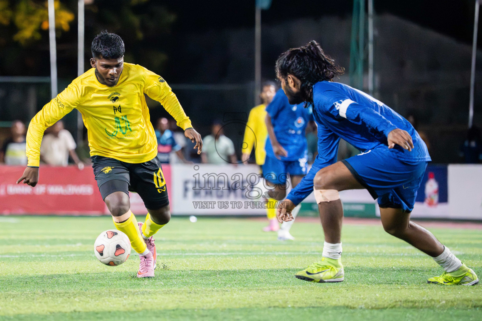 Foemathi JR VS Kanmathi SC in Day 3 - Fonadhoo Youth Futsal Challenge 2025 held in Fonadhoo Futsal Stadium, L. Fonadhoo, Maldives on Tuesdat, 28th October 2025 Photos: Arif Rasheed / images.mv