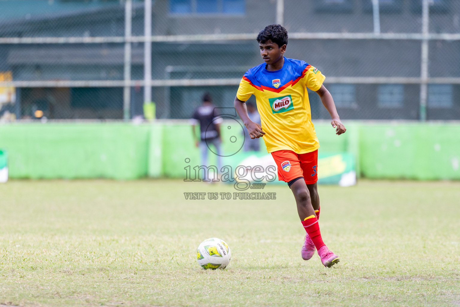 Day 2 of MILO Academy Championship 2024 held in Henveyru Stadium, Male', Maldives on Thursday, 1st November 2024. 
Photos:Hassan Simah / Images.mv