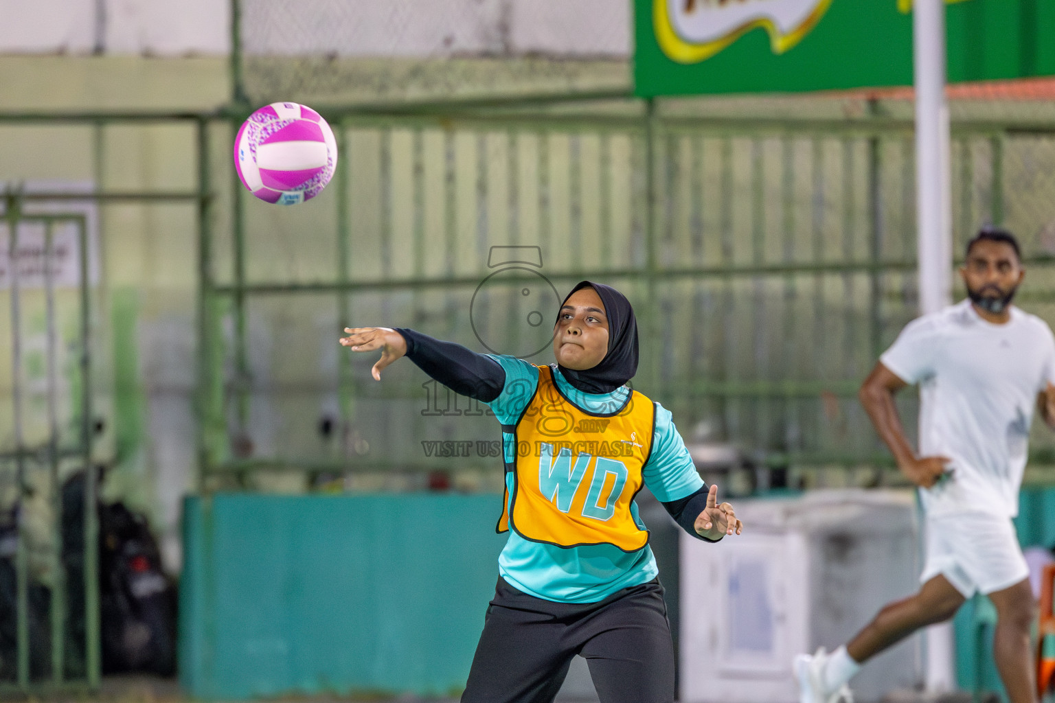 MV Netters vs United Unity Sports Club in Division 2 of of National Netball Tournament 2025 held in Ekuveni Netball Court at Male', Maldives on Thursday, 22nd May 2025. Photos: Mohamed Mahfooz Moosa / images.mv