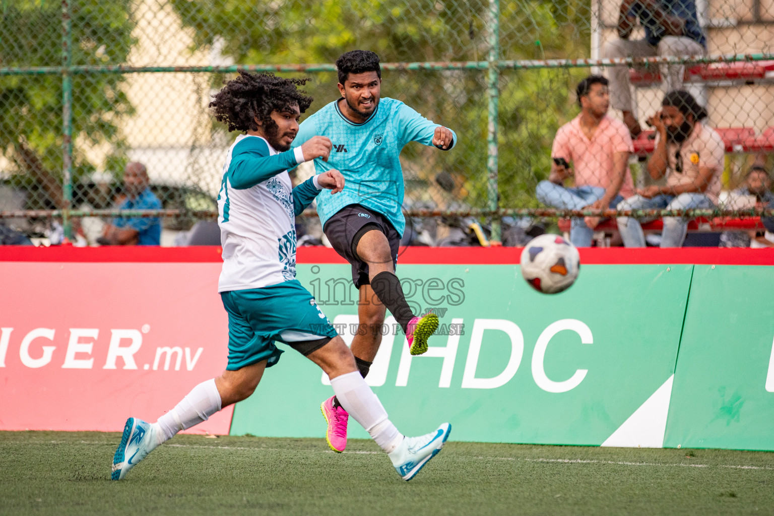 CLUB NDA vs HES CLUB in Club Maldives Classic 2024 held in Rehendi Futsal Ground, Hulhumale', Maldives on Friday, 6th September 2024. 
Photos: Hassan Simah / images.mv