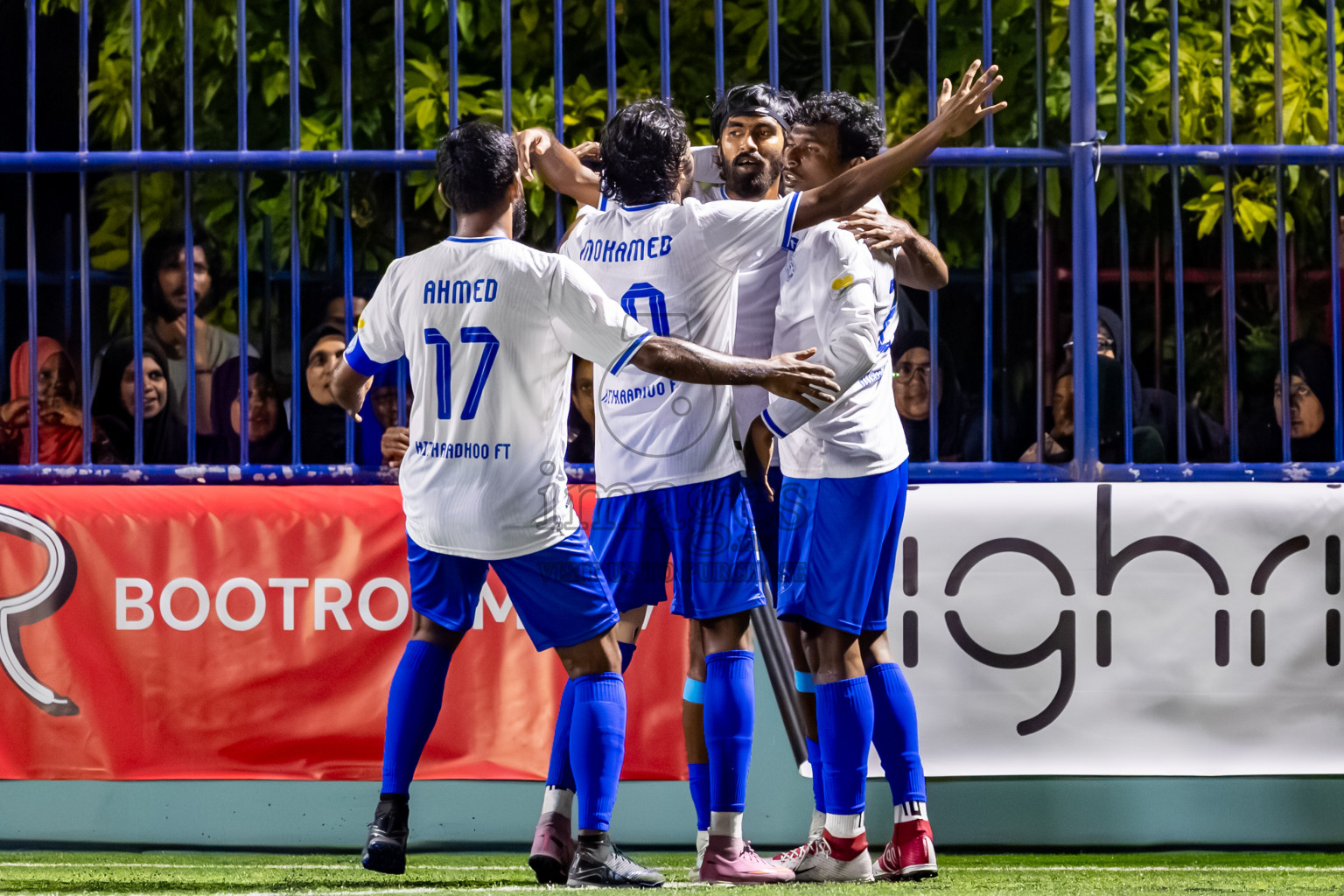 Hithaadhoo vs Kamadhoo in Quater Finals of Better in Baa Futsal Fiesta 2025 Men's division held in B. Eydhafushi, Maldives on Thursday, 13th November 2025. Photos: Nausham Waheed / images.mv