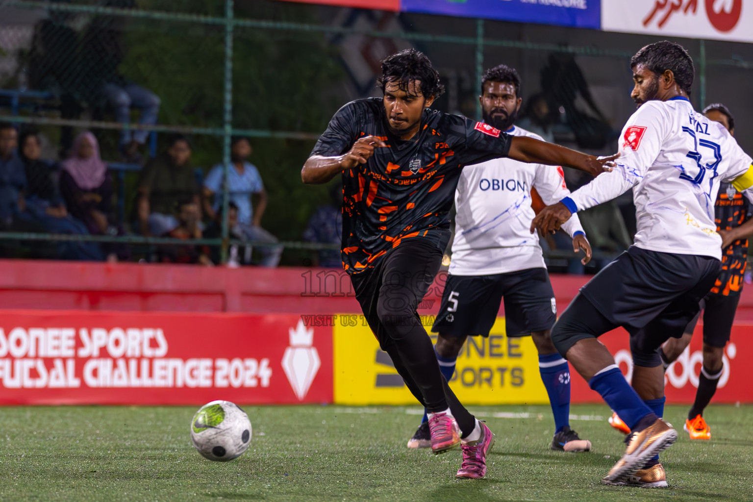 ADh Hangnaameedhoo vs ADh Omadhoo in Day 12 of Golden Futsal Challenge 2024 was held on Friday, 26th January 2024, in Hulhumale', Maldives
Photos: Ismail Thoriq / images.mv