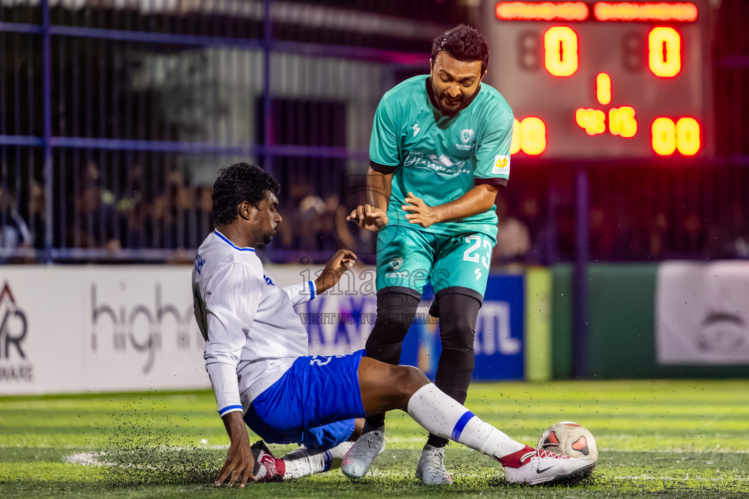 Hithaadhoo vs Dharavandhoo in Day 7 of Better in Baa Futsal Fiesta 2025 Men's division held in B. Eydhafushi, Maldives on Tuesday, 11th November 2025. Photos: Nausham Waheed / images.mv