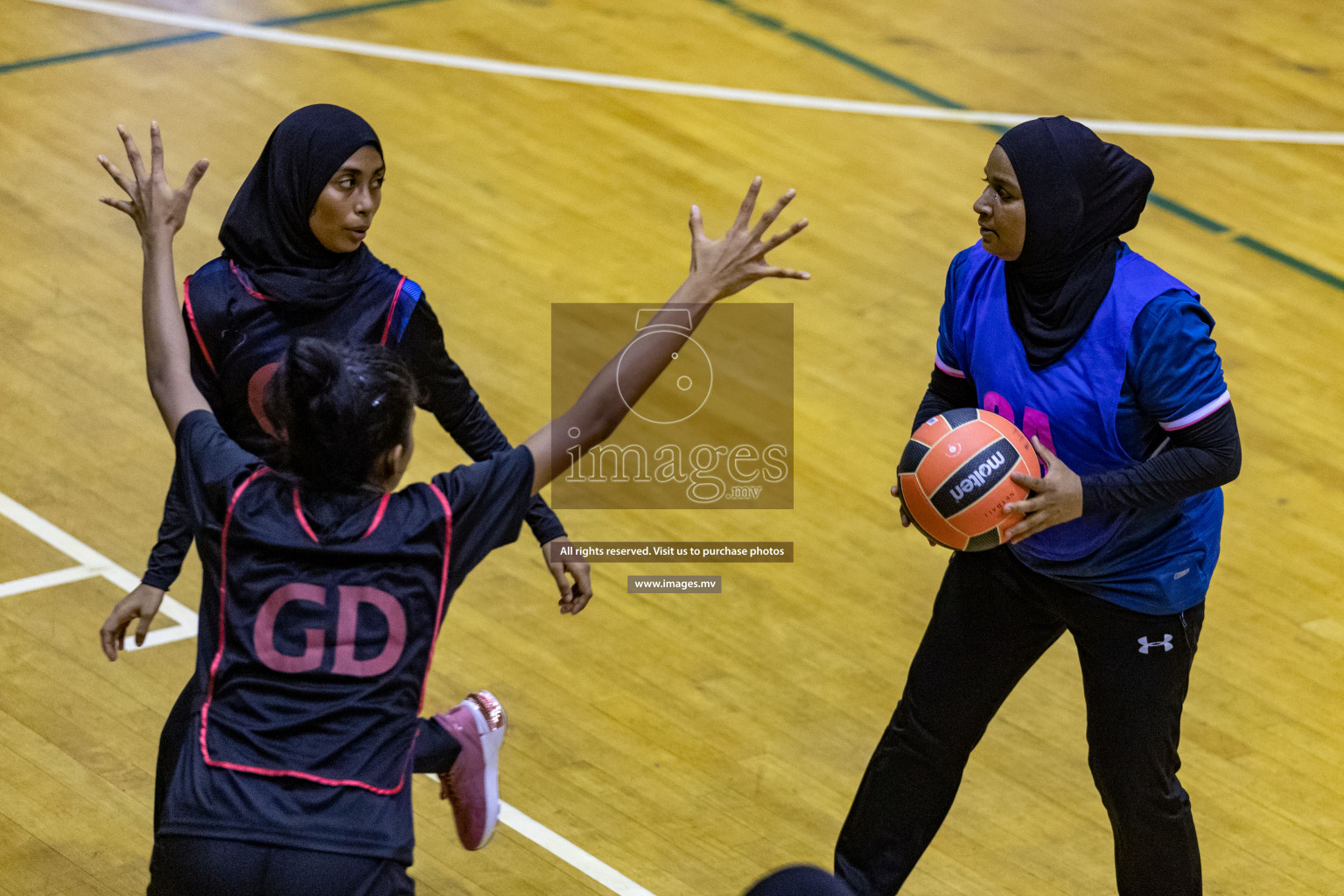 Xenith Sports Club vs Youth United Sports Club in the Milo National Netball Tournament 2022 on 18 July 2022, held in Social Center, Male', Maldives. Photographer: Shuu, Hassan Simah / Images.mv