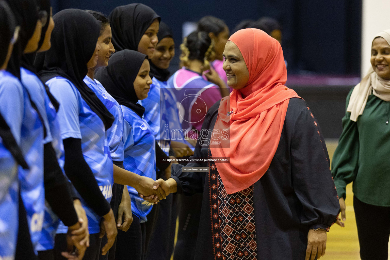 Shinning Star vs Mahibadhoo in the Milo National Netball Tournament 2022 on 21 July 2022, held in Social Center, Male', Maldives. Photographer: Shuu / Images.mv