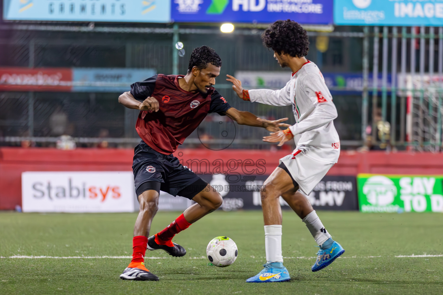 Th Omadhoo vs L Isdhoo on Day 37 of Golden Futsal Challenge 2024 was held on Thursday, 22nd February 2024, in Hulhumale', Maldives
Photos: Ismail Thoriq / images.mv