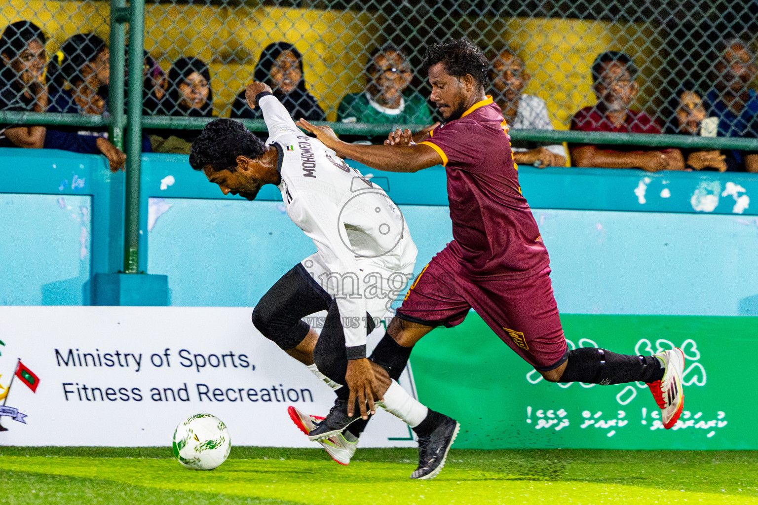 Ifhaams vs Comienzo fc in Semi Finals of Laamehi Dhiggaru Ekuveri Futsal Challenge 2025 was held on Sunday, 27th July 2025, at Dhiggaru Futsal Ground, Dhiggaru, Maldives Photos: Nausham Waheed  / images.mv