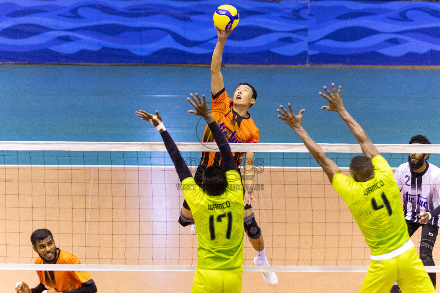 Final of Men's Division of Volleyball Association Cup 2023 held in Male', Maldives on Tuesday, 26th December 2023 at Social Center Indoor Hall Photos By: Nausham Waheed /images.mv