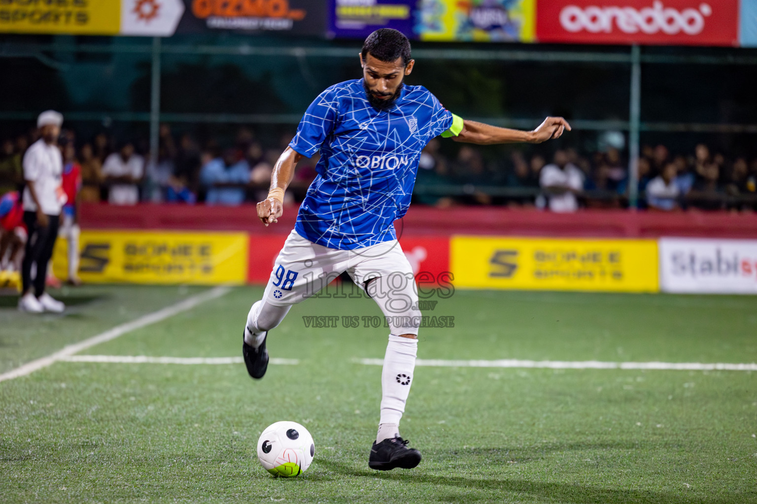 L. Gan VS HDh. Naivaadhoo in Round of 16 on Day 40 of Golden Futsal Challenge 2024 which was held on Tuesday, 27th February 2024, in Hulhumale', Maldives Photos: Hassan Simah / images.mv