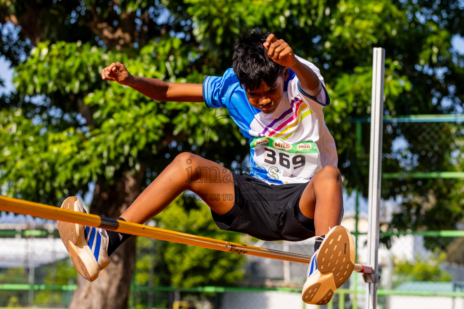 Day 3 of Inter-school Athletics Championship 2025 held in Ekuveni Synthetic Track, Male', Maldives on Wednesday, 08th October 2025. Photos by: Nausham Waheed / Images.mv