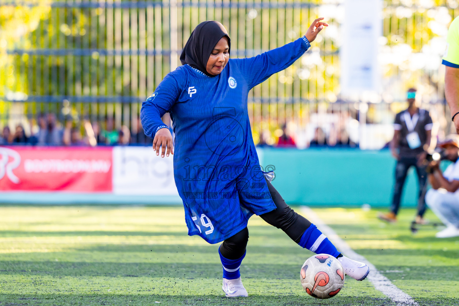 Eydhafushi vs Hithaadhoo in Day 5 of Better in Baa Futsal Fiesta 2025 Woman's division held in B. Eydhafushi, Maldives on Sunday, 9th November 2025. Photos: Nausham Waheed / images.mv