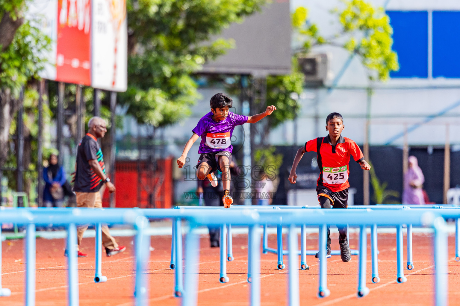 Day 2 of Inter-school Athletics Championship 2025 held in Ekuveni Synthetic Track, Male', Maldives on Tuesday, 07th October 2025. Photos by: Areef Adam / Images.mv