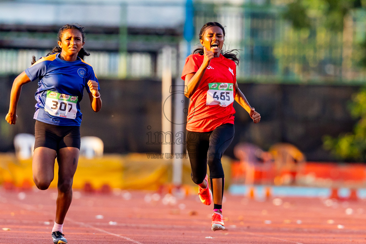 Day 2 of Inter-school Athletics Championship 2025 held in Ekuveni Synthetic Track, Male', Maldives on Tuesday, 07th October 2025. Photos by: Nausham Waheed / Images.mv