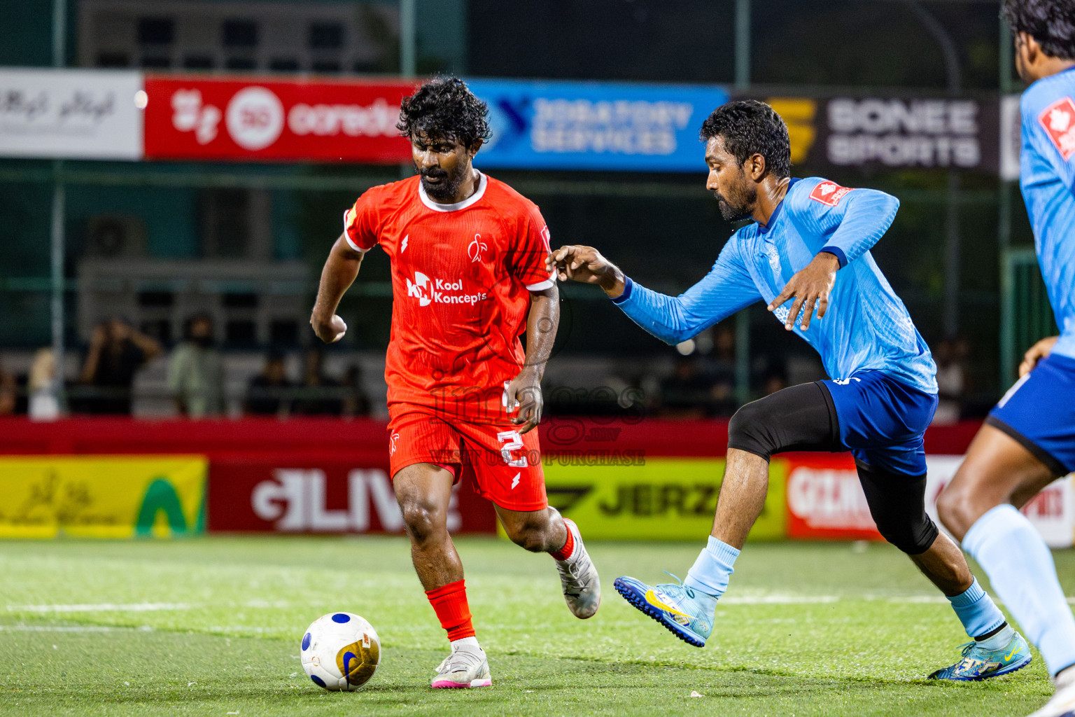 F Dharanboodhoo vs M Dhiggaru in zone round on Day 29 of Golden Futsal Challenge 2025 was held on Sunday , 2nd February 2025, in Hulhumale', Maldives. Photos: Nausham Waheed / images.mv
