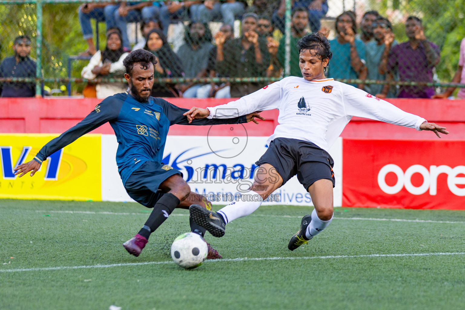 Th. Hirilandhoo VS Th. Guraidhoo in Day 6 of Golden Futsal Challenge 2024 was held on Saturday, 20th January 2024, in Hulhumale', Maldives 
Photos: Hassan Simah / images.mv