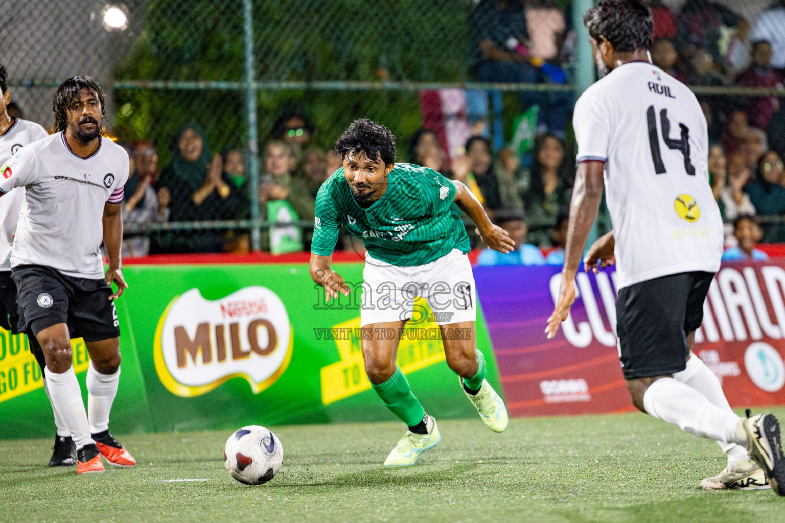 TEAM BADHAHI vs KULHIVARU VUZARA CLUB in the Semi-finals of Club Maldives Classic 2024 held in Rehendi Futsal Ground, Hulhumale', Maldives on Tuesday, 19th September 2024. 
Photos: Ismail Thoriq / images.mv