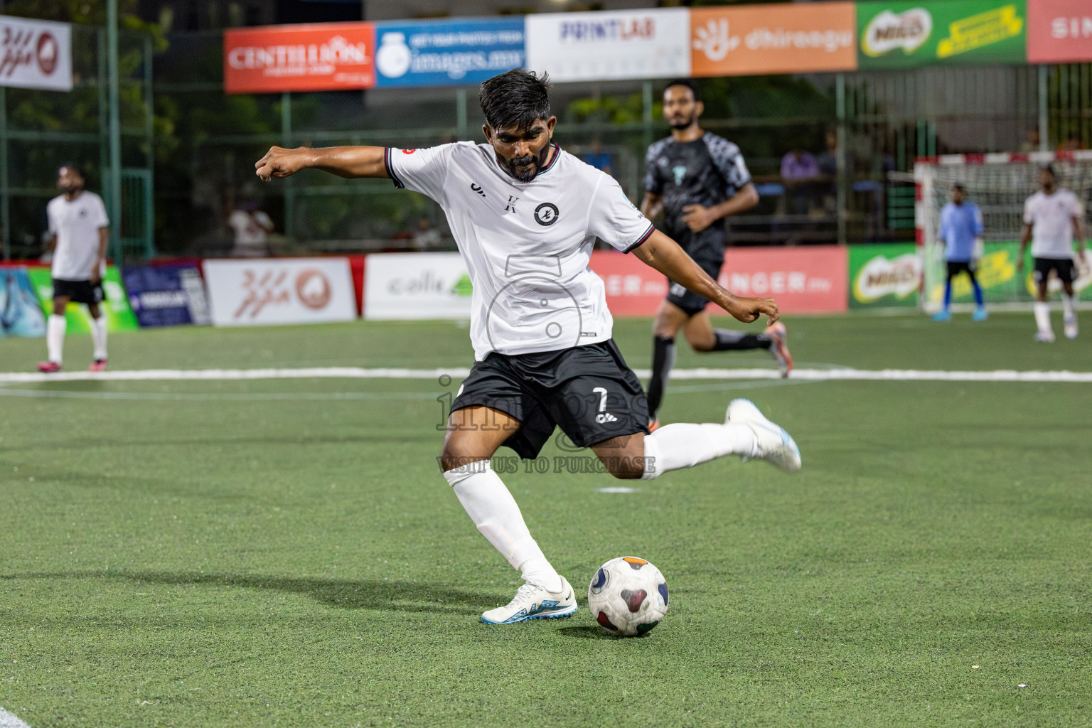 DHAAKHILY CLUB vs KULHIVARU VUZARA CLUB in Club Maldives Classic 2024 held in Rehendi Futsal Ground, Hulhumale', Maldives on Thursday, 12th September 2024. 
Photos: Hassan Simah / images.mv