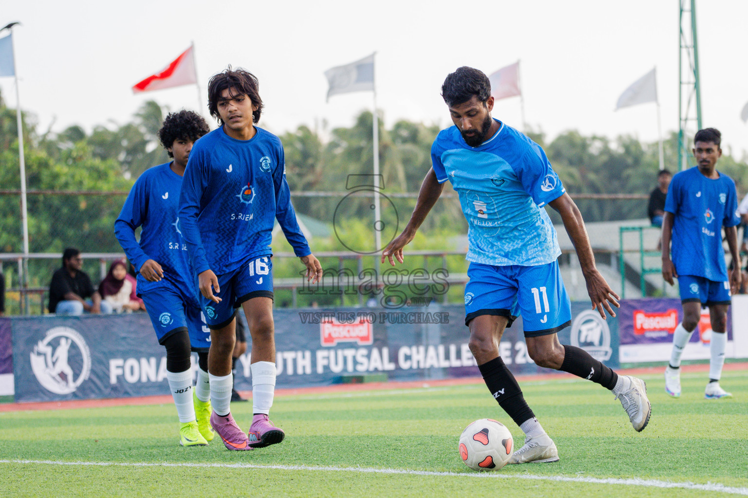 Foemathi VS Foemathi JR in Day 1 - Fonadhoo Youth Futsal Challenge 2025 was held in Fonadhoo Futsal Court, L. Fonadhoo, Maldives on Sunday, 26th October 2025

Photos: Arif Rasheed / images.mv