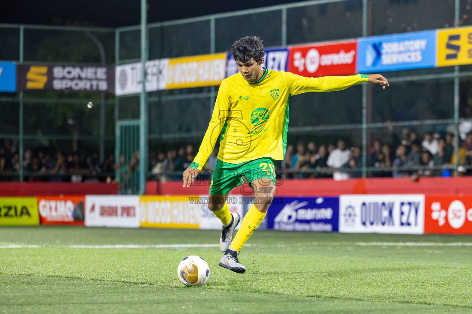 GDh. Fiyoaree VS GDh. Vaadhoo in Day 7 of Golden Futsal Challenge 2025 was held on Saturday, 11th January 2025, in Hulhumale', Maldives Photos: Hassan Simah / images.mv