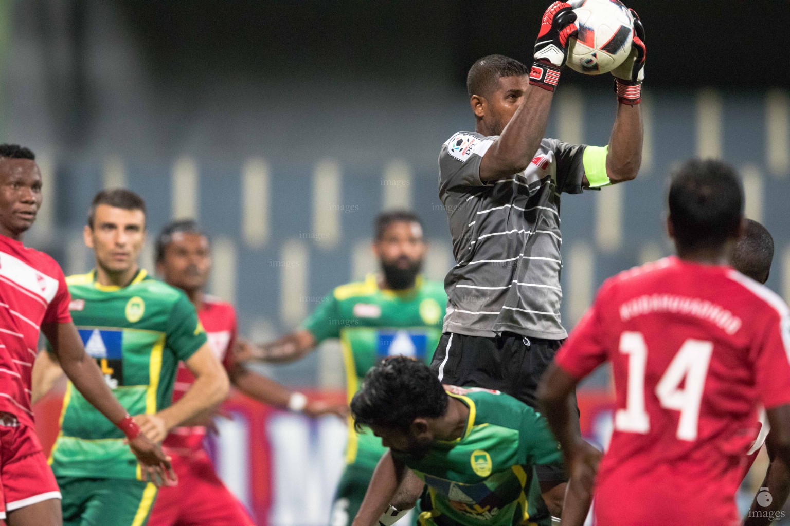Ooredoo Dhivehi Premier League 2017, Maziya SRC vs Kudahuvadhoo in Male , Maldives. Saturday, October . 14, 2017. ( Images.mv Photo : Abdulla Abeedh )