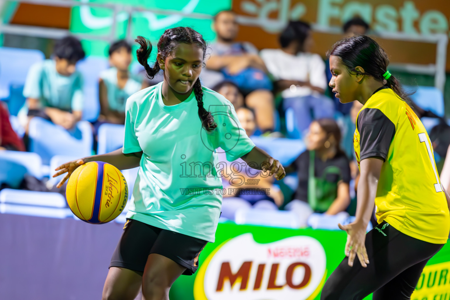 Day 3 of MILO Ramadan 3x3 Challenge 2024 was held in Ekuveni Outdoor Basketball Court at Male', Maldives on Thursday, 14th March 2024.
Photos: Ismail Thoriq / images.mv