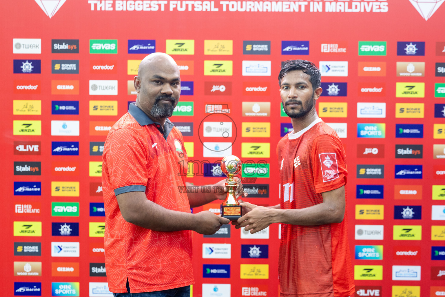 K Kaashidhoo vs K Thulusdhoo in Day 15 of Golden Futsal Challenge 2025 was held on Sunday, 19th January 2025, in Hulhumale', Maldives. Photos: Mohamed Mahfooz Moosa / images.mv