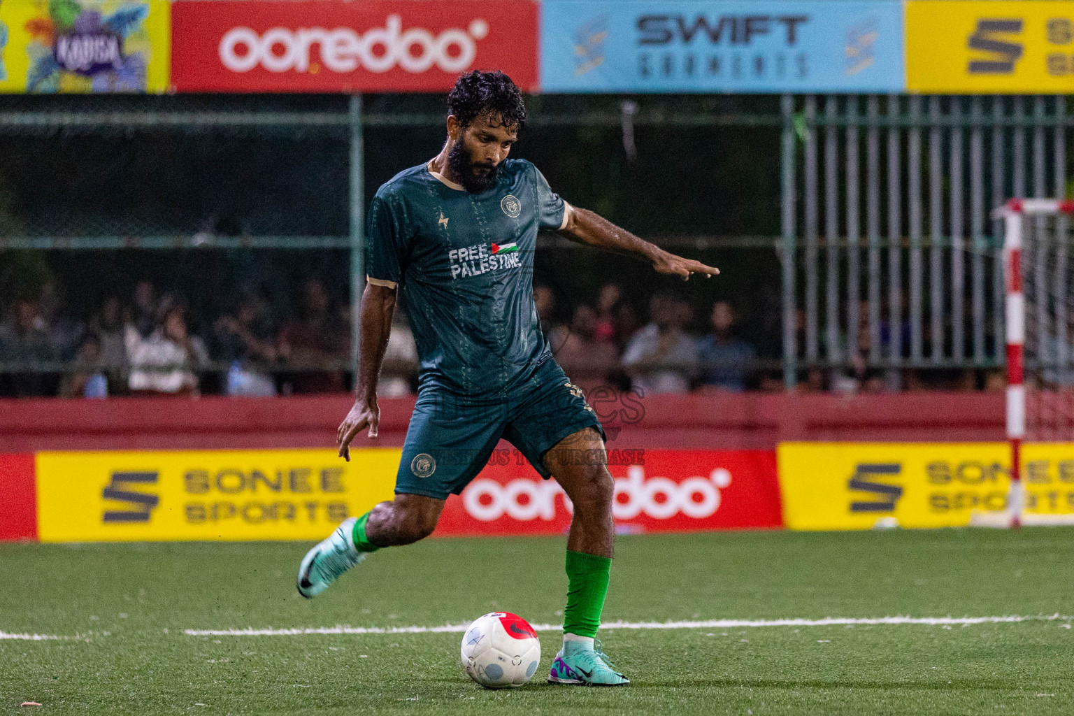 HDh Neykurendhoo vs HDh Naivaadhoo in Golden Futsal Challenge 2024 was held on Tuesday, 16th January 2024, in Hulhumale', Maldives
Photos: Ismail Thoriq / images.mv