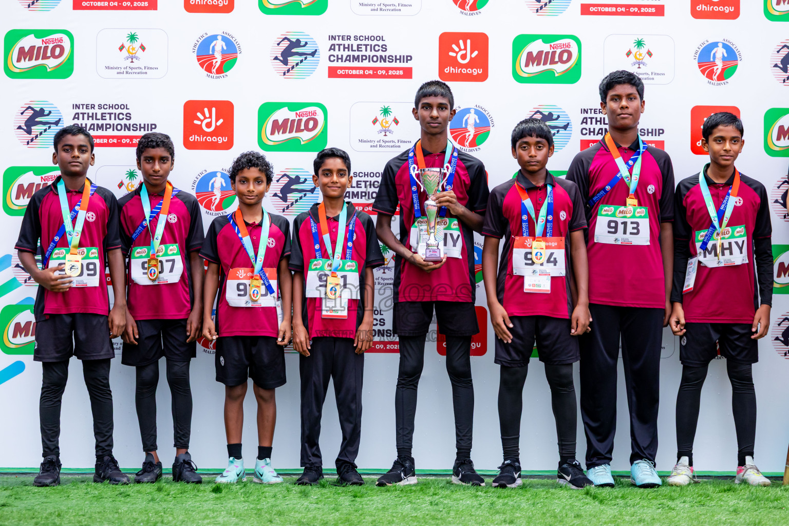 Day 6 of Inter-school Athletics Championship 2025 held in Ekuveni Synthetic Track, Male', Maldives on Sunday, 12th October 2025. Photos by: Nausham Waheed / Images.mv