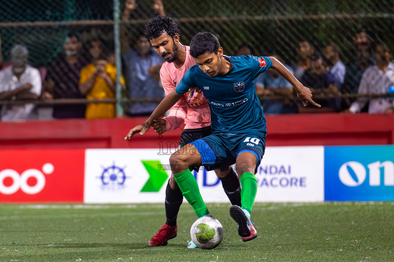 K Gulhi VS K Guraidhoo in Day 25 of Golden Futsal Challenge 2024 was held on Thursday , 8th February 2024 in Hulhumale', Maldives
Photos: Ismail Thoriq / images.mv