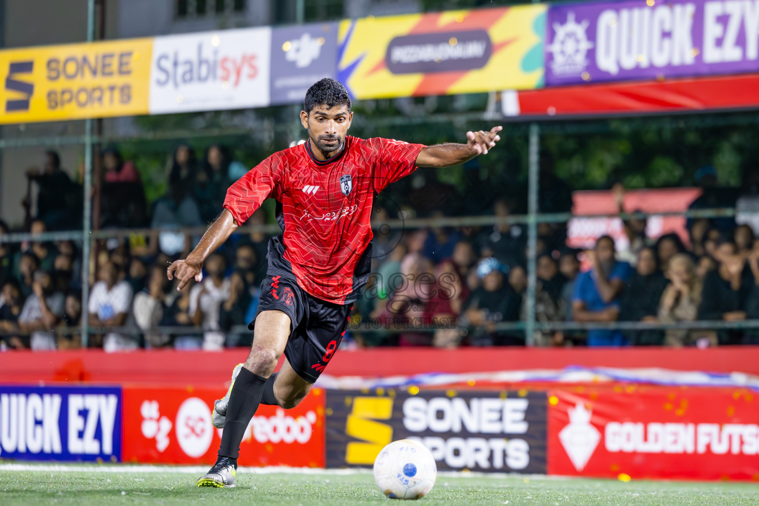 HDh Neykurendhoo vs HDh Kumundhoo in Haa Dhaalu Atoll Semi Final on Day 23 of Golden Futsal Challenge 2025 was held on Monday , 27th January 2025, in Hulhumale', Maldives.
Photos: Ismail Thoriq / images.mv
