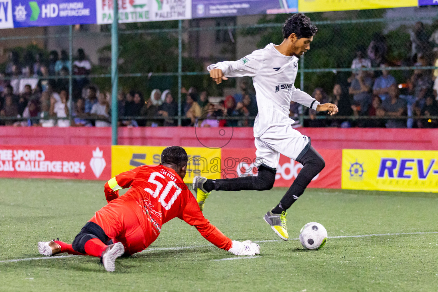 M. Kolhufushi vs M. Muli in Day 19 of Golden Futsal Challenge 2024 was held on Friday, 2nd February 2024 in Hulhumale', Maldives 
Photos: Hassan Simah / images.mv