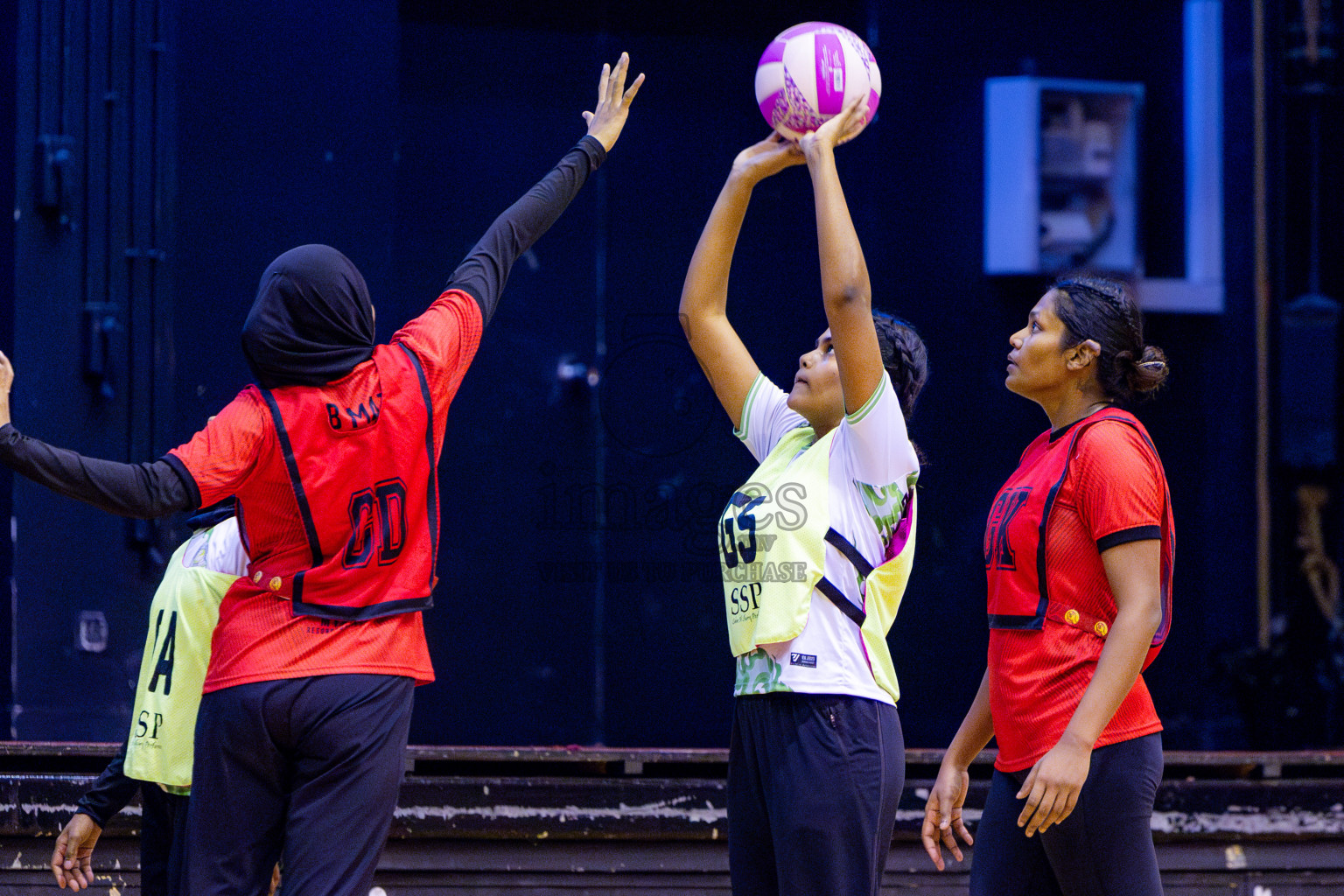Matrix vs Club green streets in 1st division Final of National Netball Tournament 2025 held in Social Center at Male', Maldives on Thursday, 29th May 2025. Photos: Nausham Waheed / images.mv