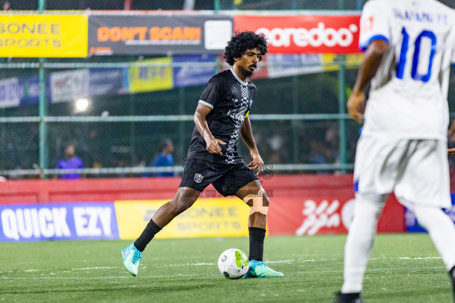 K Gaafaru vs K Guraidhoo in Day 28 of Golden Futsal Challenge 2024 was held on Sunday , 11th February 2024 in Hulhumale', Maldives Photos: Nausham Waheed / images.mv