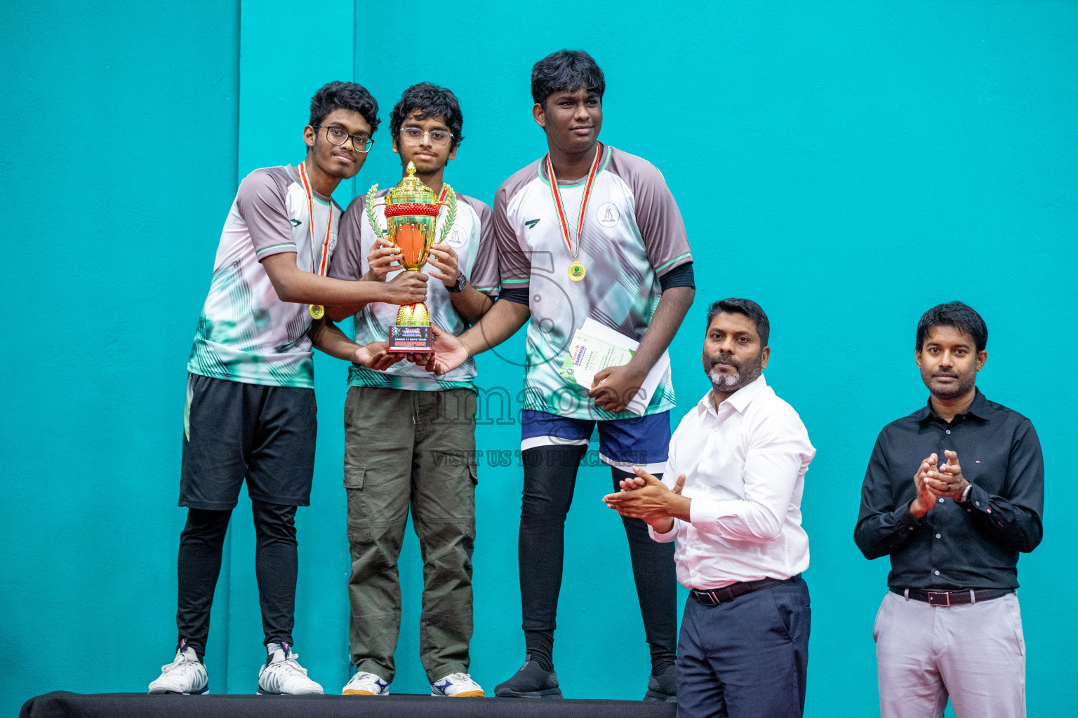 Senior Finals and Awarding ceremony of Interschool Table Tennis Tournament 2024 was held in Male' TT Hall, Male', Maldives on Saturday, 10th August 2024.
Photos: Ismail Thoriq / images.mv