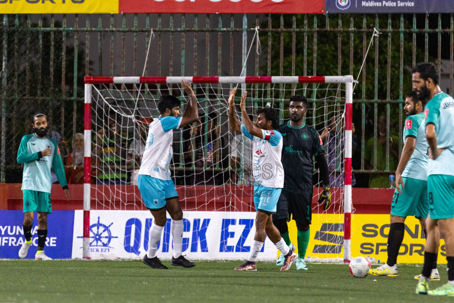 HA Thakandhoo vs HA Dhidhdhoo in Day 5 of Golden Futsal Challenge 2024 was held on Friday, 19th January 2024, in Hulhumale', Maldives
Photos: Ismail Thoriq / images.mv