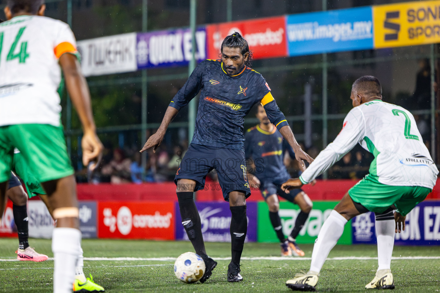 B Thulhaadhoo vs B Fehendhoo in Day 18 of Golden Futsal Challenge 2025 was held on Wednesday, 22nd January 2025, in Hulhumale', Maldives. Photos: Nausham Waheed / images.mv