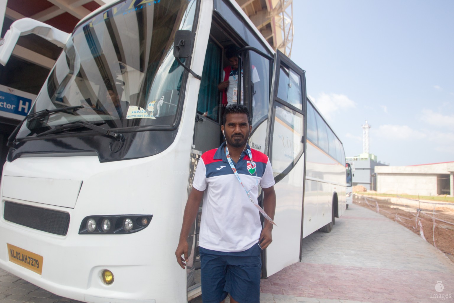 Players of Maldives and Bhutan arrive for their match in SAFF Suzuki Cup in Thiruvananthapuram, India, Wednesday, December. 24, 2015.  (Images.mv Photo/ Hussain Sinan).